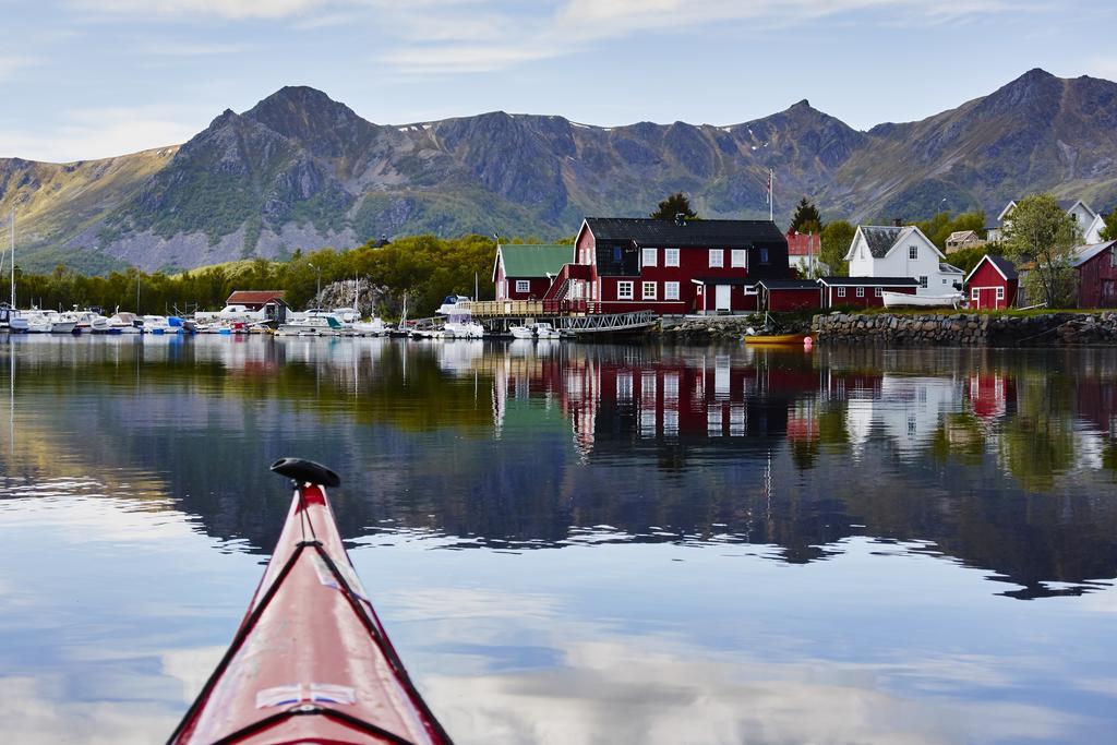 Huset Pa Yttersiden Lägenhet Straumsnes Exteriör bild