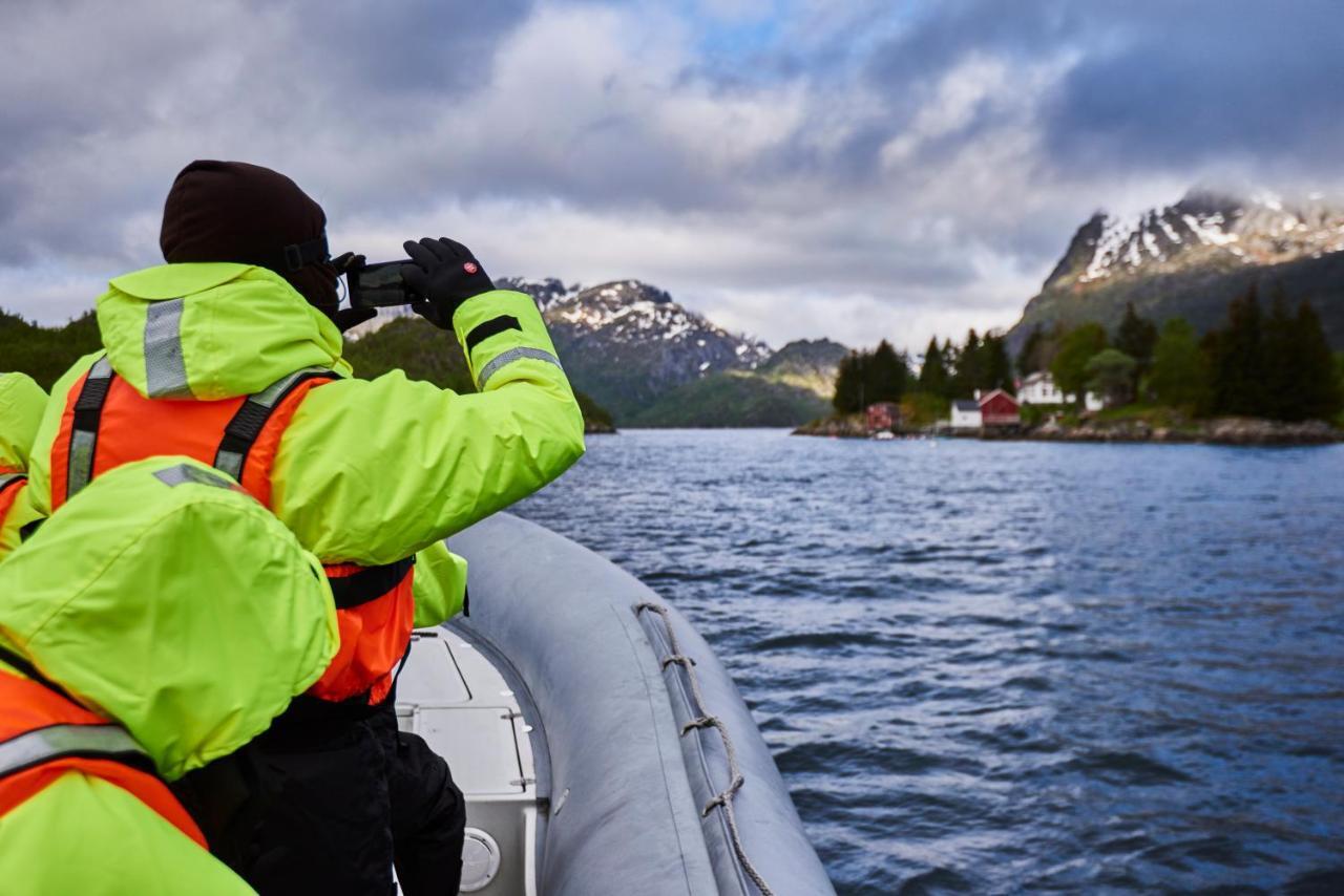 Huset Pa Yttersiden Lägenhet Straumsnes Exteriör bild