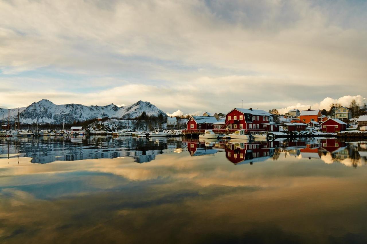 Huset Pa Yttersiden Lägenhet Straumsnes Exteriör bild